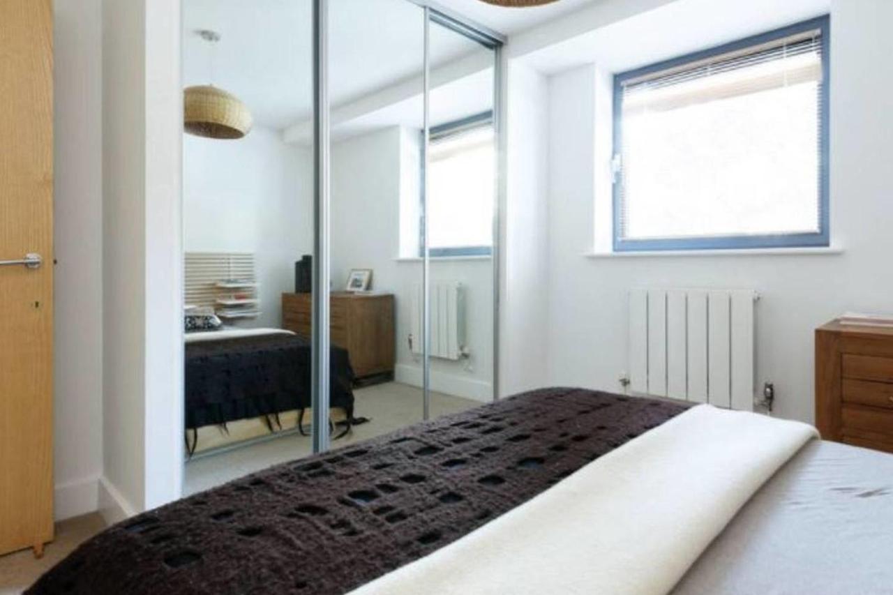Peaceful Modern 2 Bedroom Flat With Water Views Londýn Exteriér fotografie