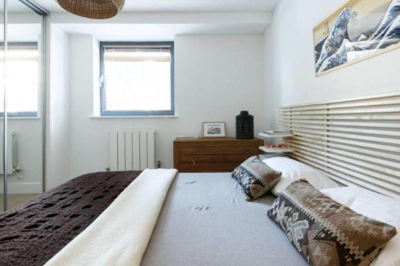 Peaceful Modern 2 Bedroom Flat With Water Views Londýn Exteriér fotografie